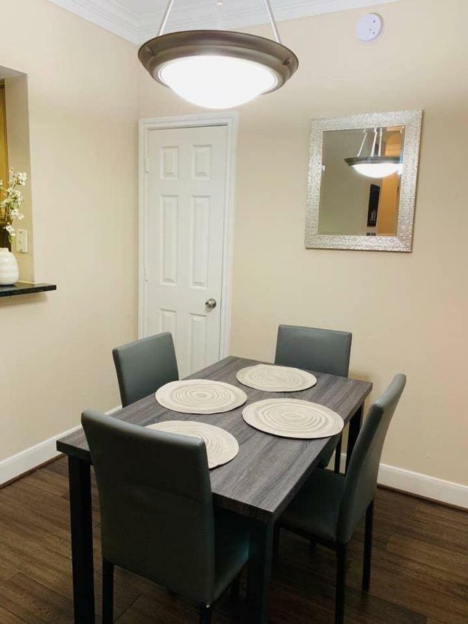 Cozy Near Med Center, Nrg, Galleria & Dtown Daire Houston